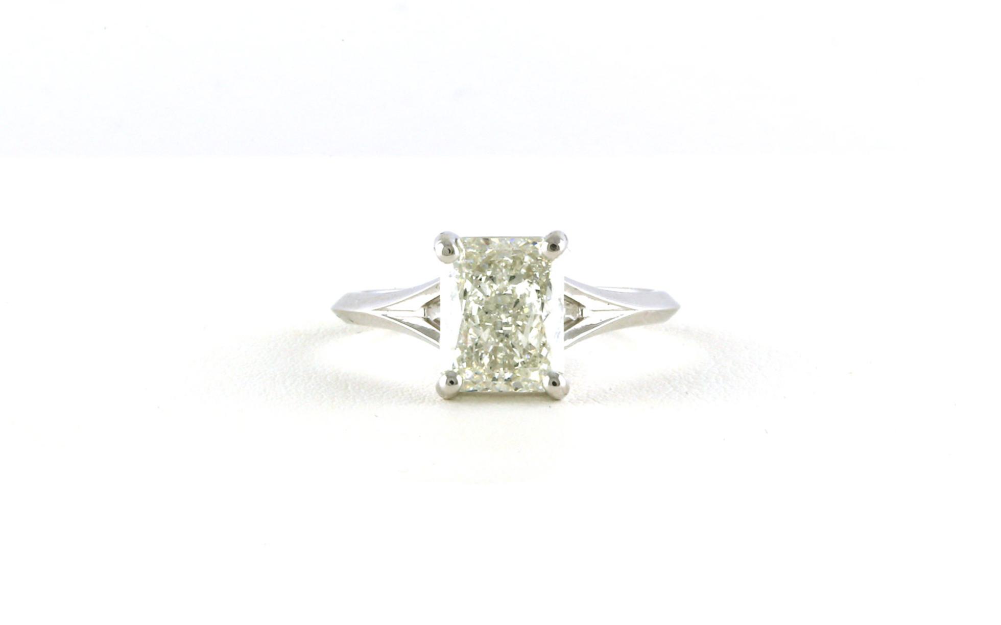 Solitaire Radiant-cut Split Shank Engagement Ring in White Gold (2.50cts)