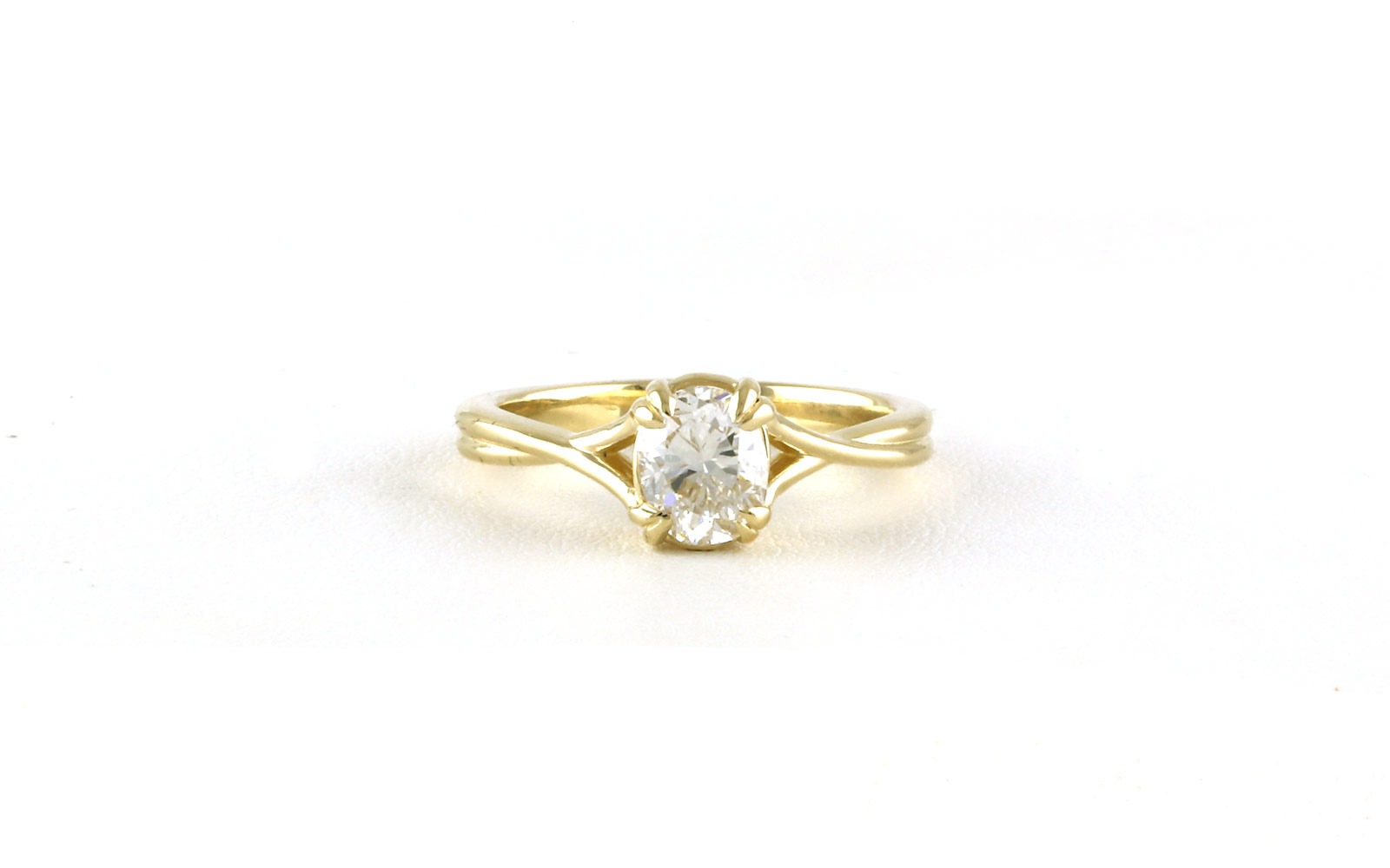Split-shank Woven Oval-cut Diamond Ring in Yellow Gold (1.07cts)