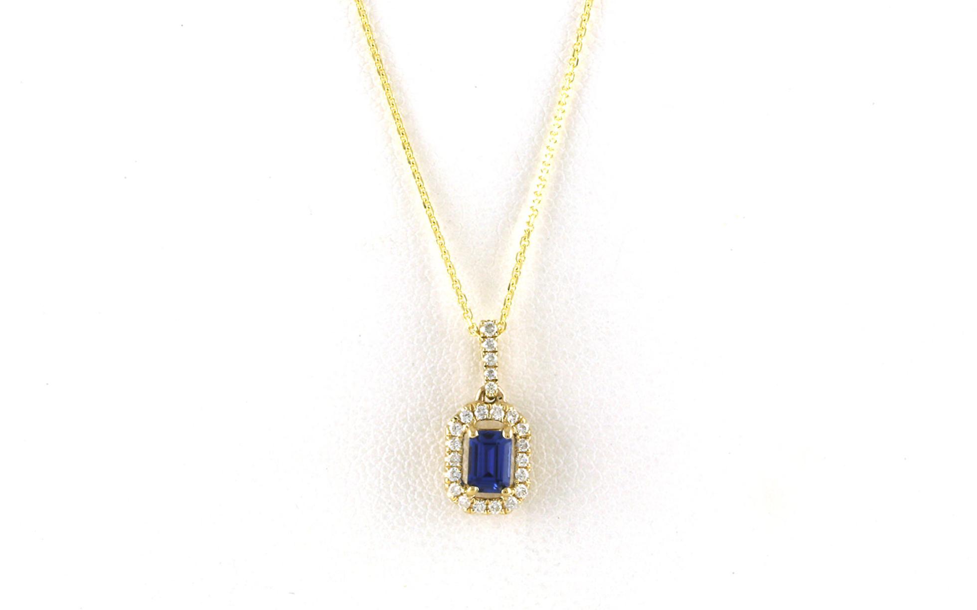 Halo-style Emerald-cut Montana Yogo Sapphire and Diamond Necklace in Yellow Gold (0.48cts TWT)