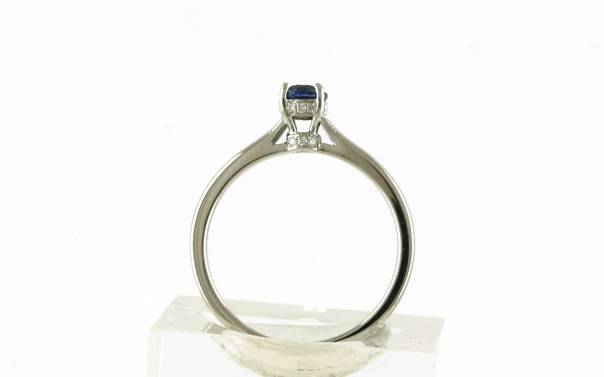 Hidden Halo-style Montana Yogo Sapphire and Diamond Ring in White Gold (0.54cts TWT)