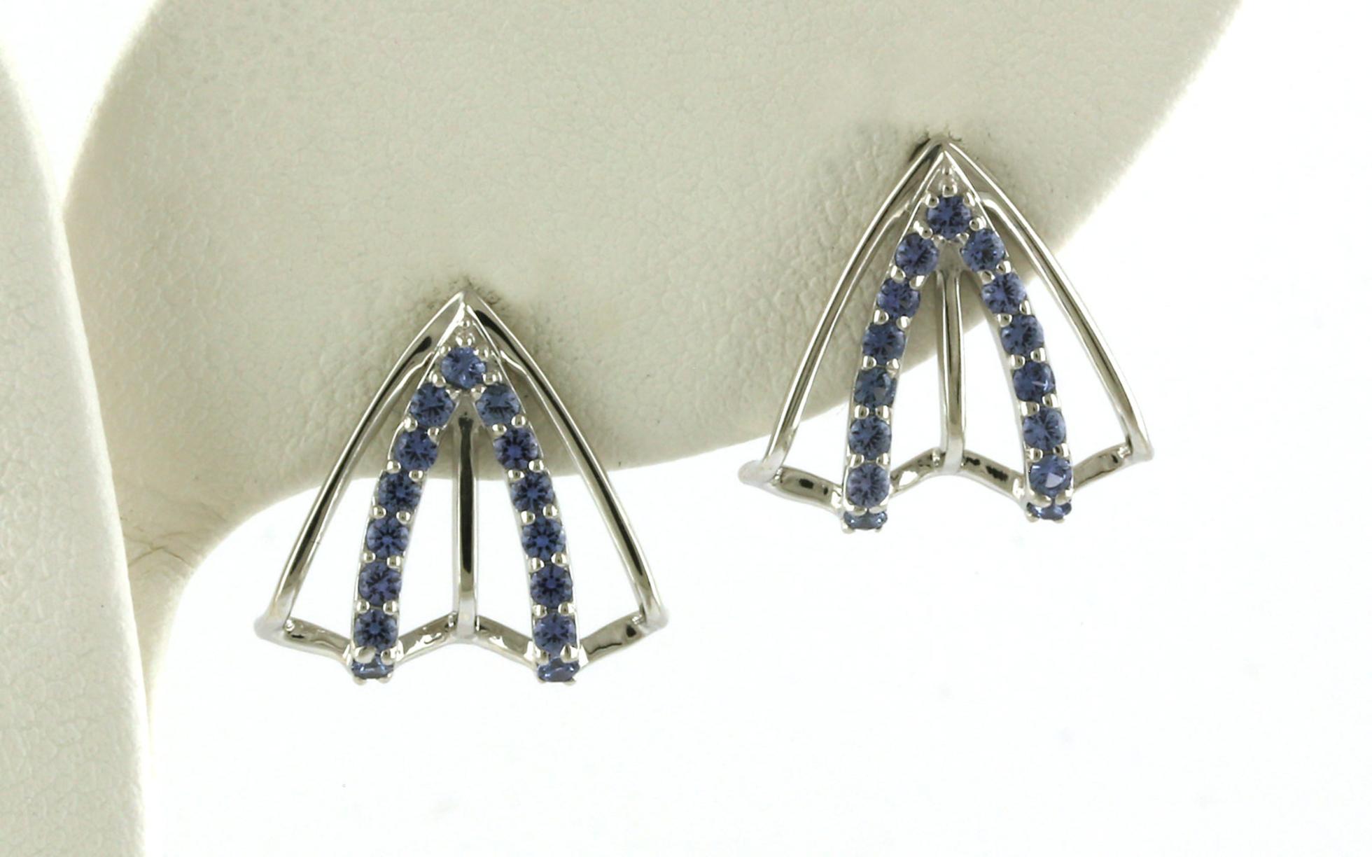 Triangle Fan Montana Yogo Sapphire J-Hoop Earrings in Sterling Silver (0.33cts TWT)