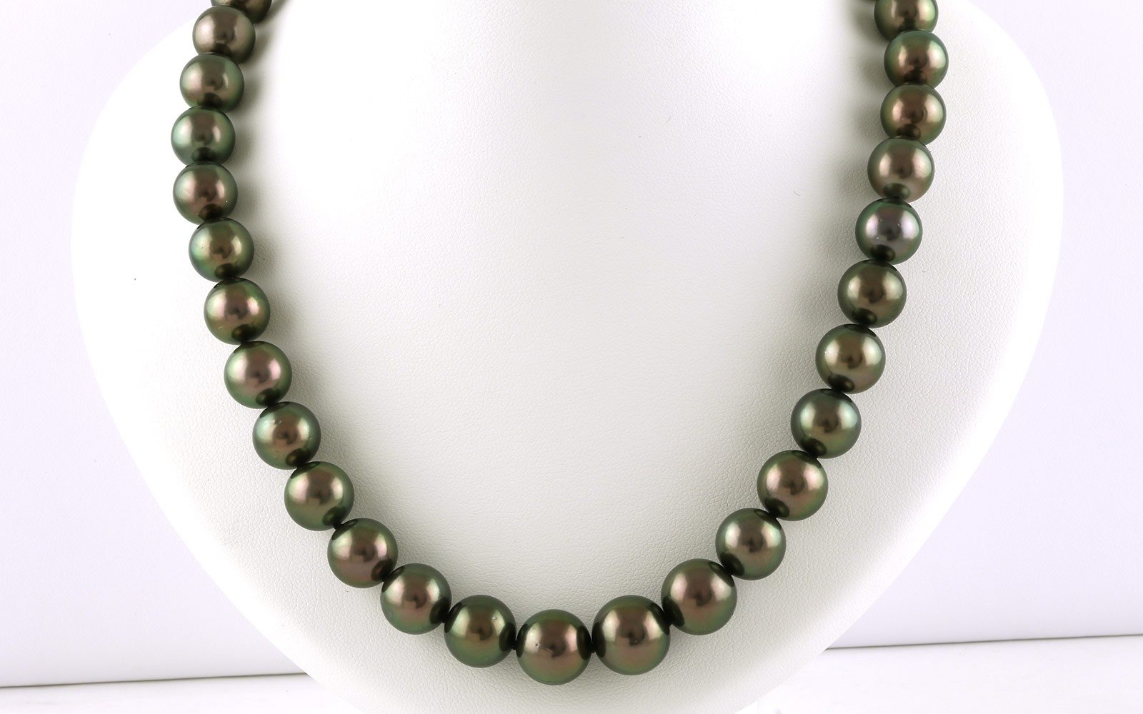 Tahitian Pearl Necklace with White Gold Clasp