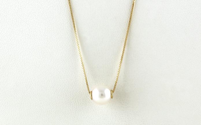 content/products/Slide-style Pearl Necklace in Yellow Gold