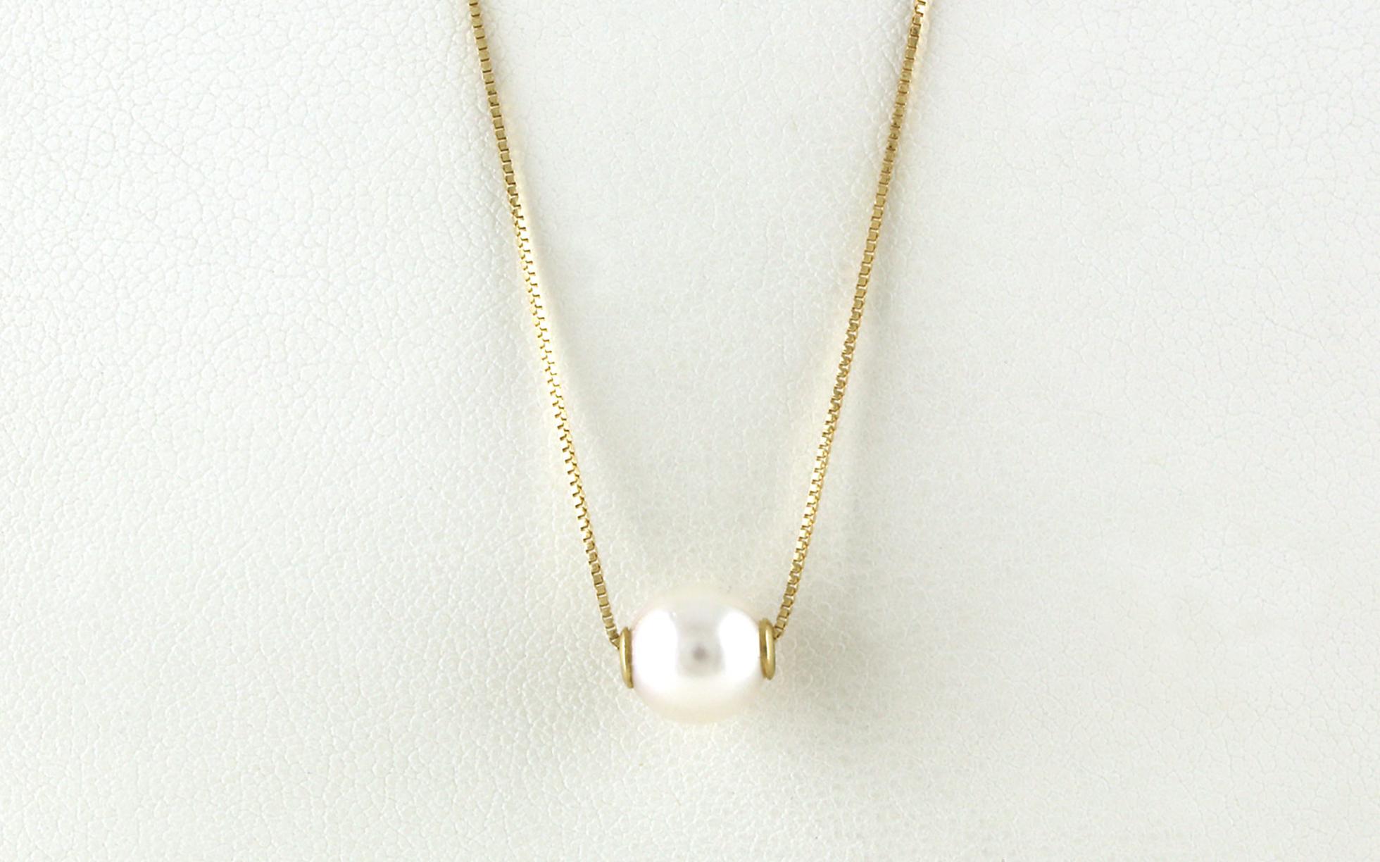 Slide-style Pearl Necklace in Yellow Gold