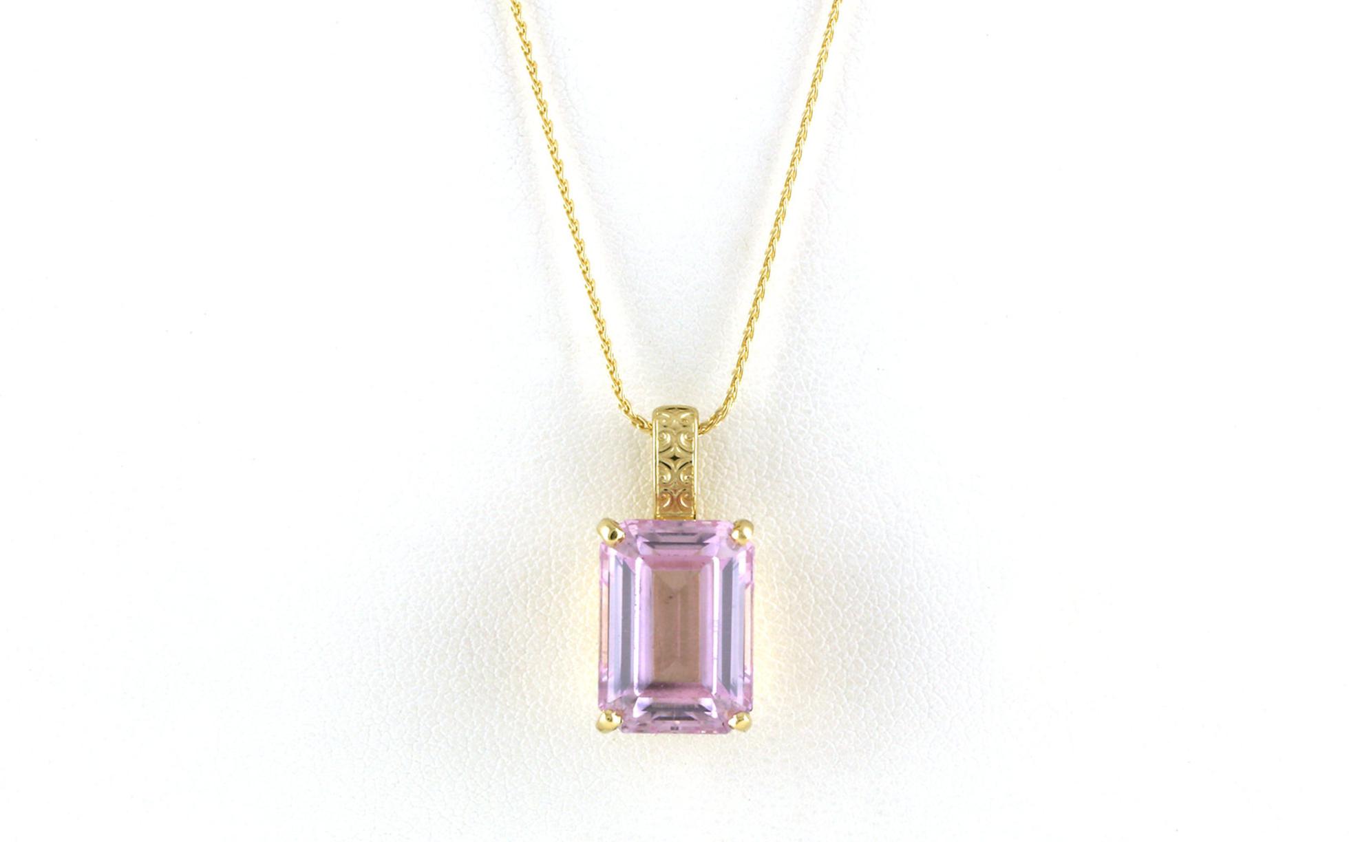 Solitaire-style Emerald-cut Rose Quartz Necklace with Engraved Details in Yellow Gold (6.60cts)
