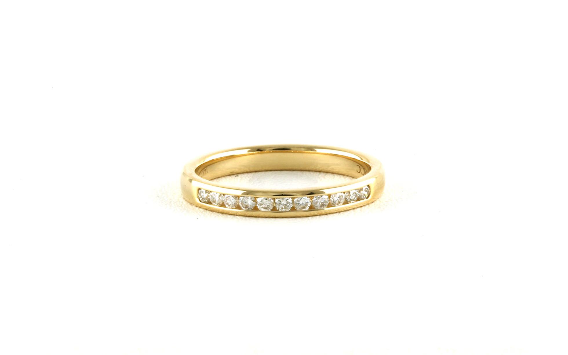 11-Stone Channel-set Diamond Wedding Band in Yellow Gold (0.25cts TWT)