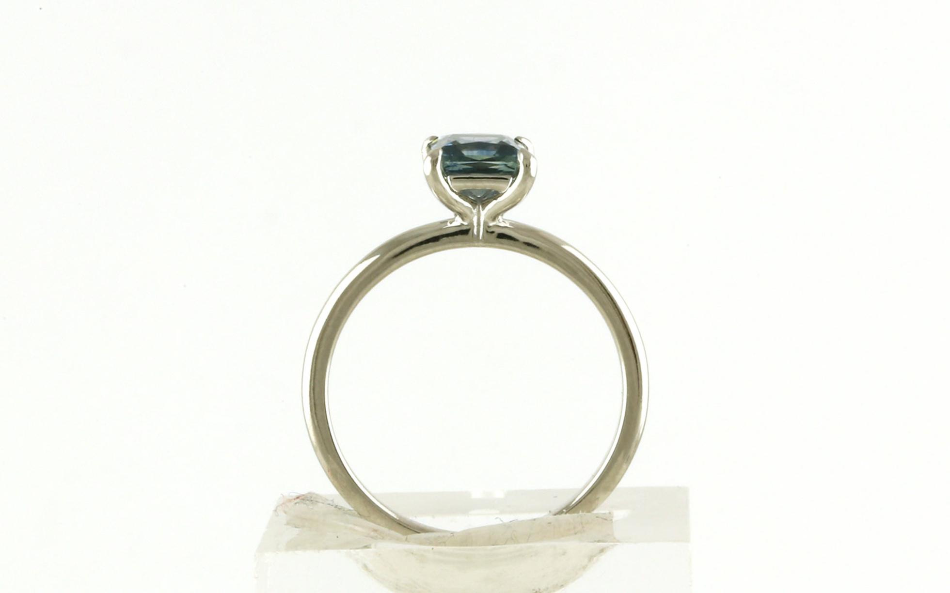 Solitaire-style Princess-cut Montana Sapphire Ring in White Gold (0.97cts)