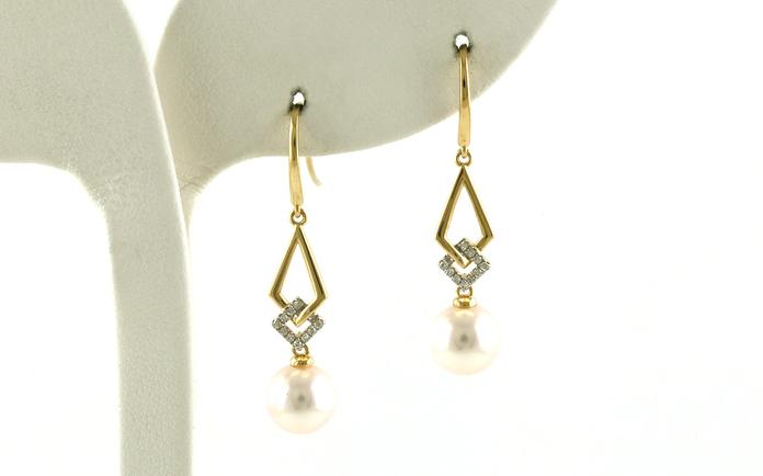 content/products/Double Kite Pearl and Diamond Dangle Earrings in Yellow Gold