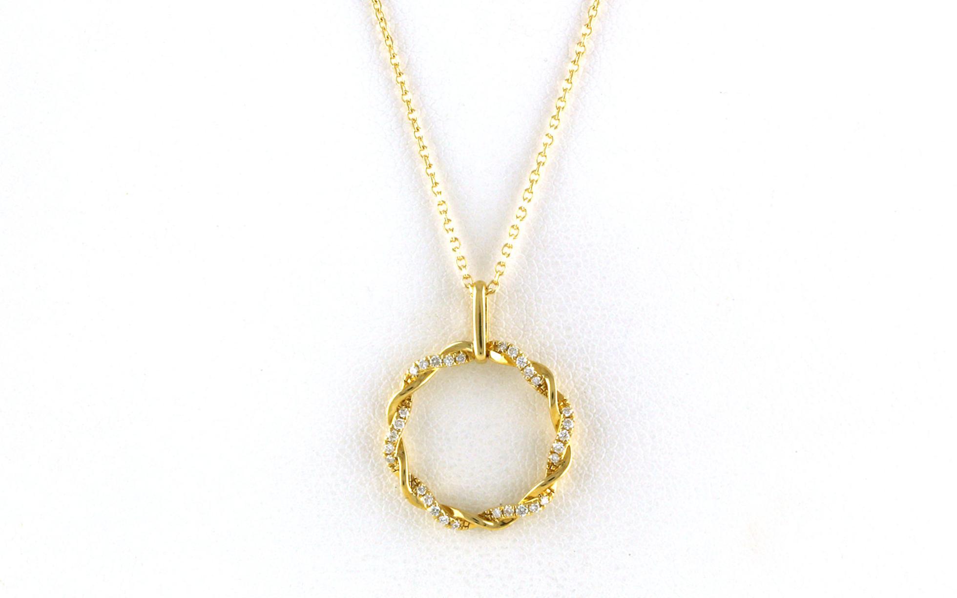 Twisting Circle Diamond Necklace in Yellow Gold (0.13cts TWT)
