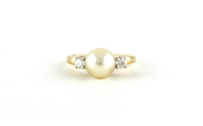content/products/Estate Piece: 3-Stone Pearl and Diamond Ring in Yellow Gold (0.25cts TWT)