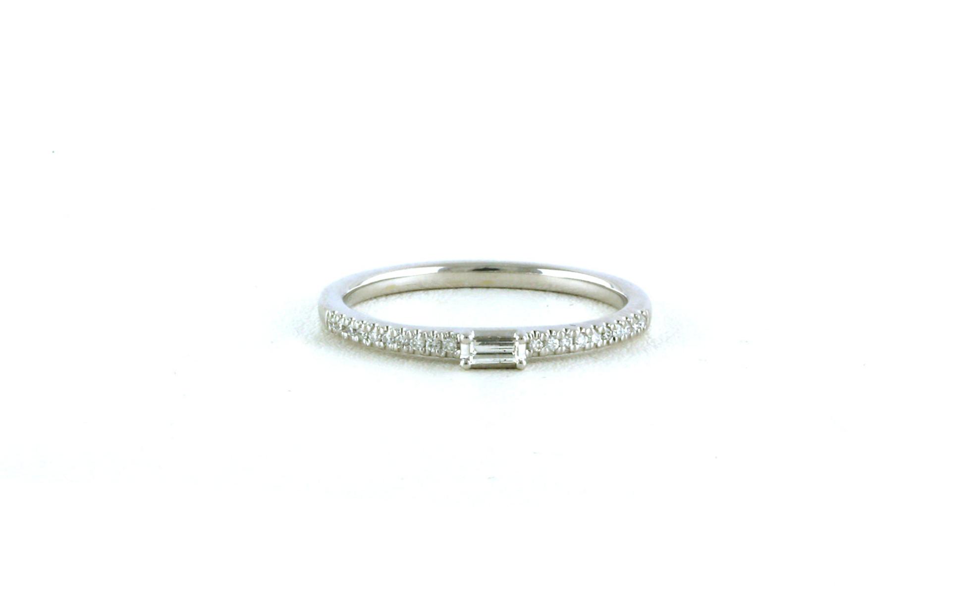 Baguette-cut Diamond Ring in White Gold (0.14cts TWT)