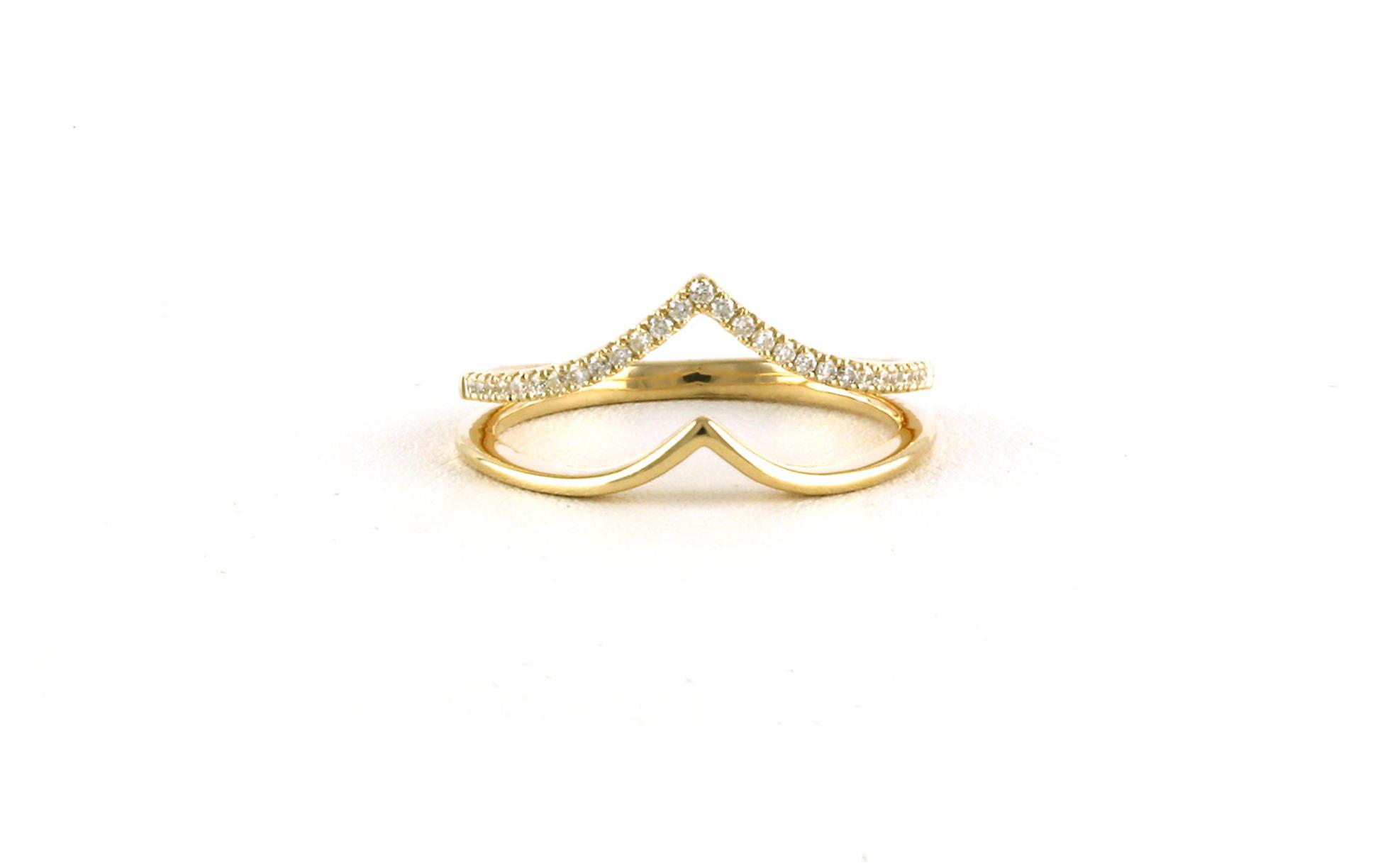 Double Chevron-style Pave Diamond Band in Yellow Gold (0.13cts TWT)