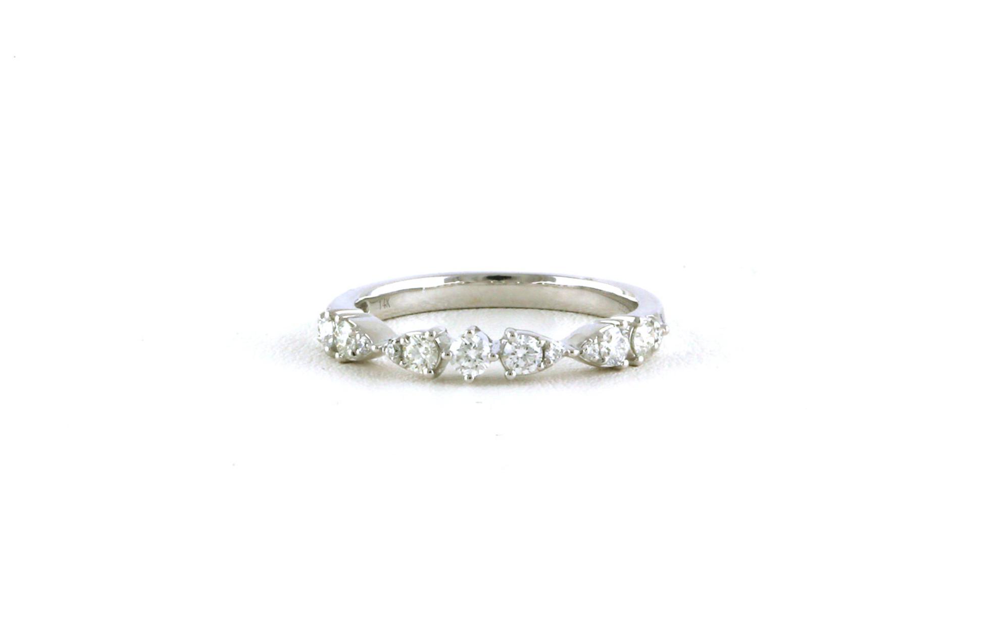 Alternating-shape Diamond Band in White Gold (0.44cts TWT)