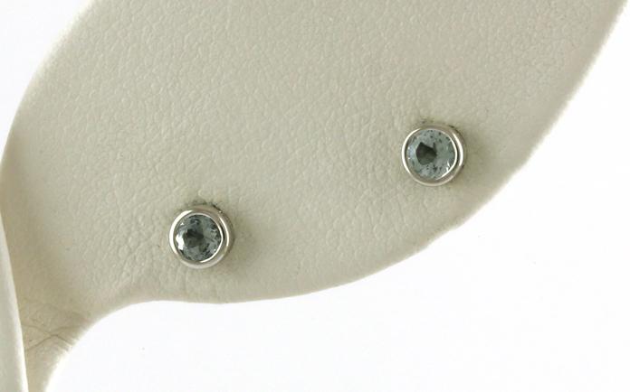 content/products/Bezel-set Round Brilliant-cut Aquamarine Stud Earrings in White Gold (0.30cts TWT)