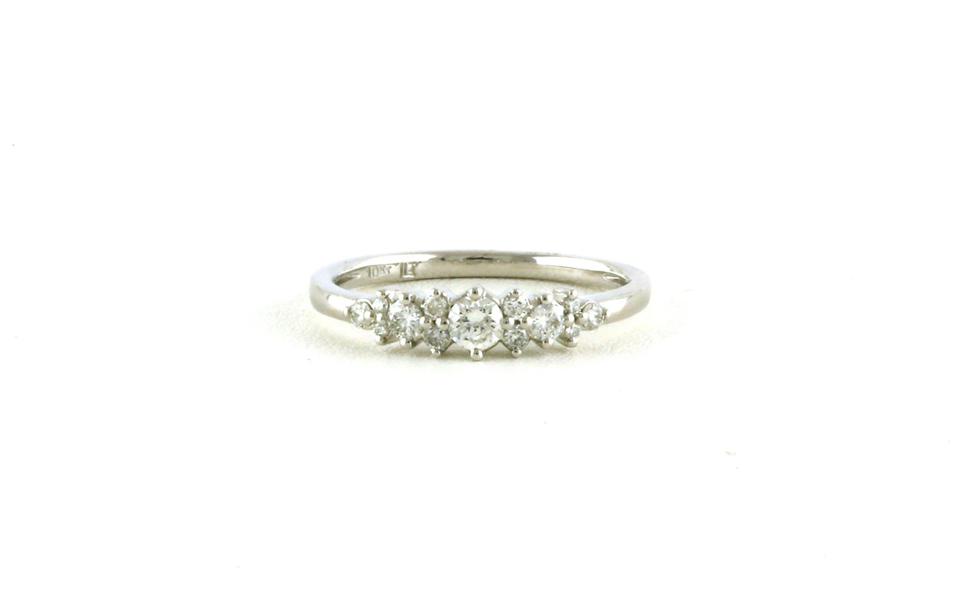 13-Stone Alternating Diamond Band in White Gold (0.33cts TWT)