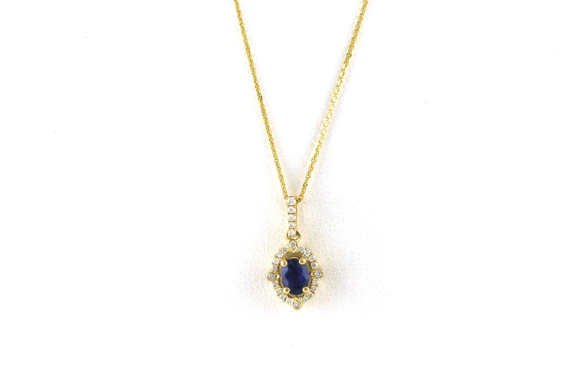 Halo-style Oval-cut Montana Yogo Sapphire Necklace in Yellow Gold (0.54cts TWT)