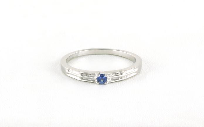content/products/Solitaire Montana Yogo Sapphire Ring with Groove Detail in Sterling Silver (0.08cts)
