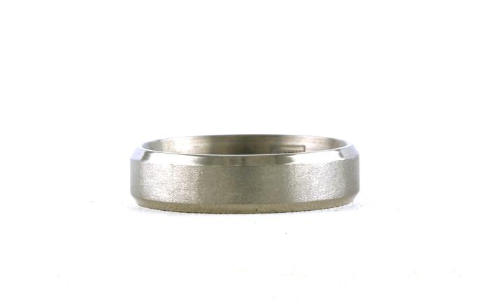 content/products/Flat Comfort Fit Bevel Edge Wedding Band with Satin Finish in Titanium (sz 11.5)