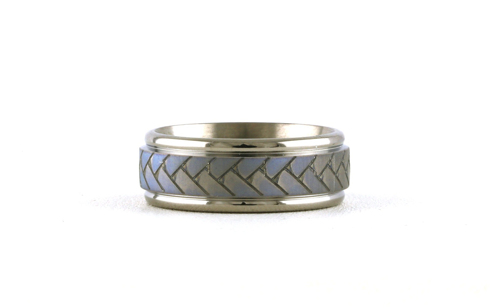 Flat Comfort Fit Groove Edge Laser Weave Wedding Band with Iridescent Finish in Titanium (sz 8)