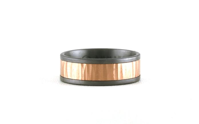 content/products/Flat Comfort Fit Wedding Band with Vertical Hammer Texture in Tantalum with Rose Gold Center (sz 10.5)