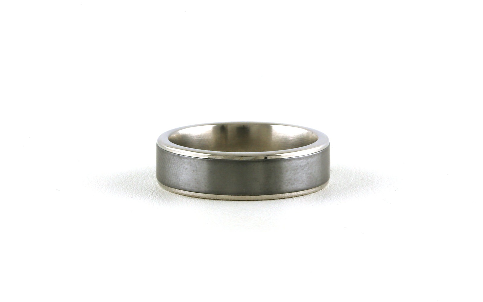 Flat Comfort Fit Wedding Band in White Gold Outside with Gray Tantalum Center (sz 10)