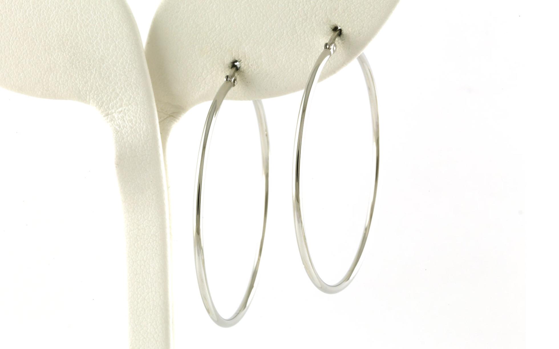 Hollow Hoop Earrings in White Gold (1.5mm x 40mm)