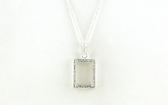 content/products/Open Frame Locket Necklace with Engraving Details in Sterling Silver