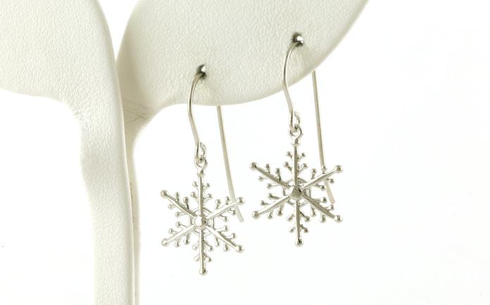 content/products/Snowflake Dangle Earrings with French Hooks in Sterling Silver