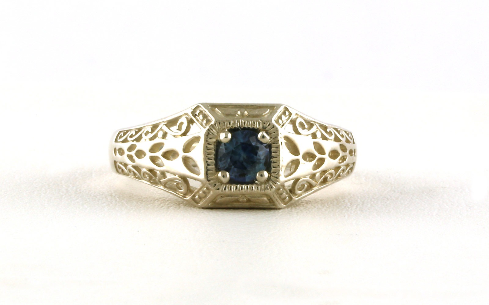 Vintage Filigree-style Montana Sapphire Ring in Sterling Silver (0.33cts TWT)