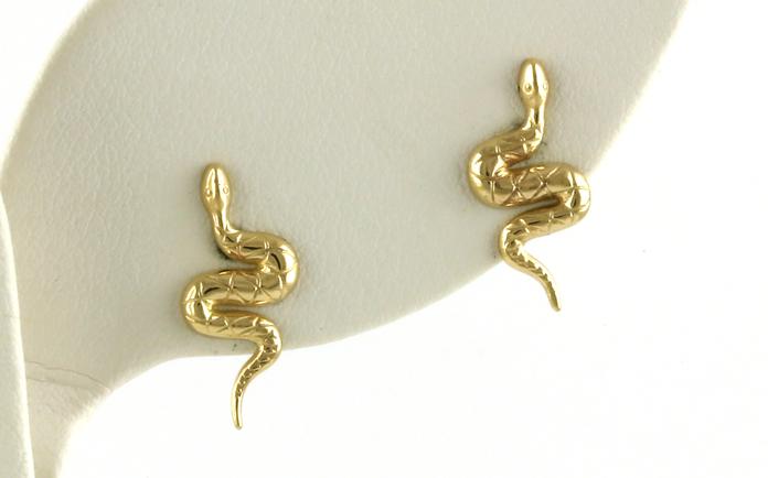 content/products/Petite Snake Stud Earrings in Yellow Gold
