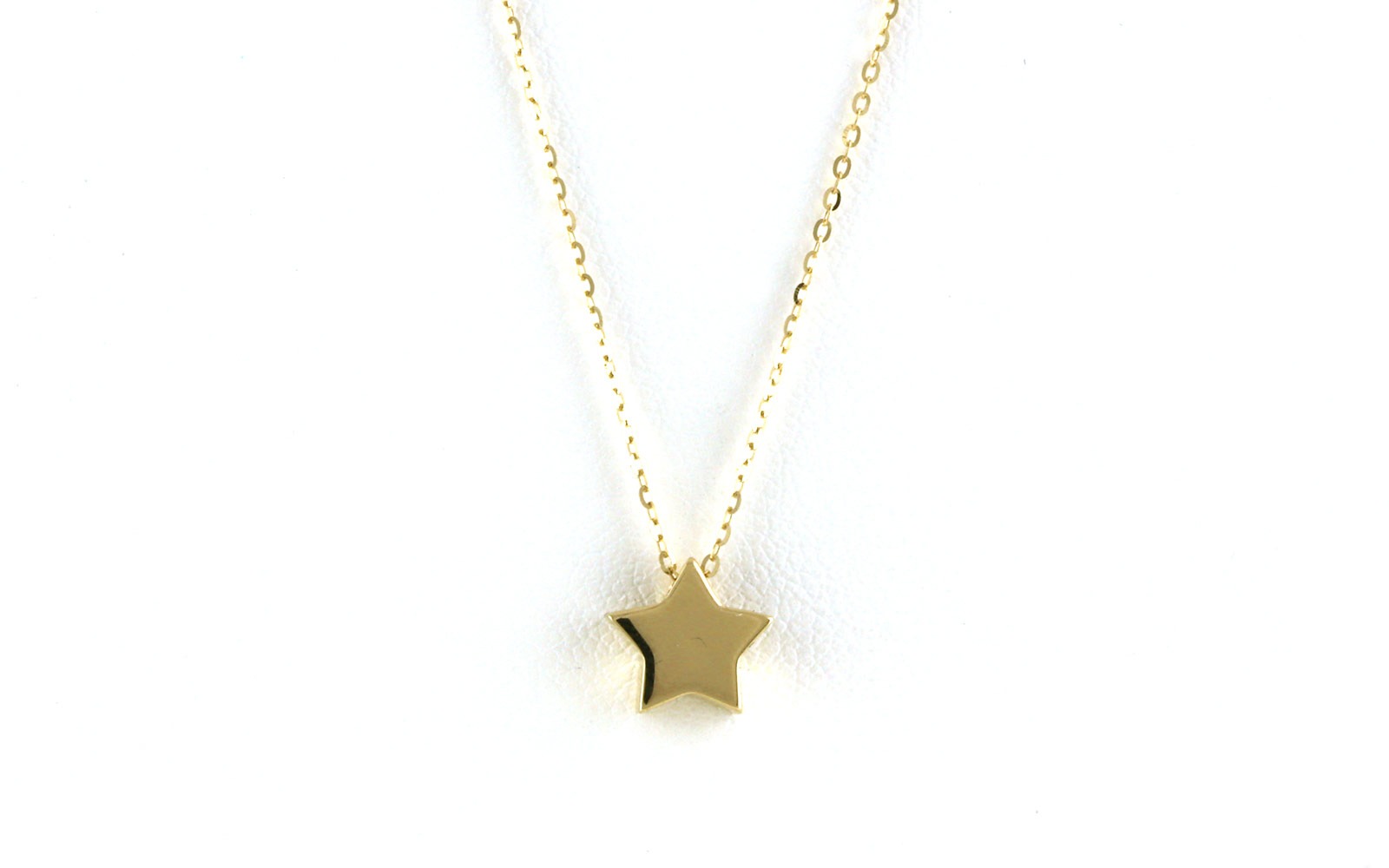 Hollow Star Necklace in Yellow Gold