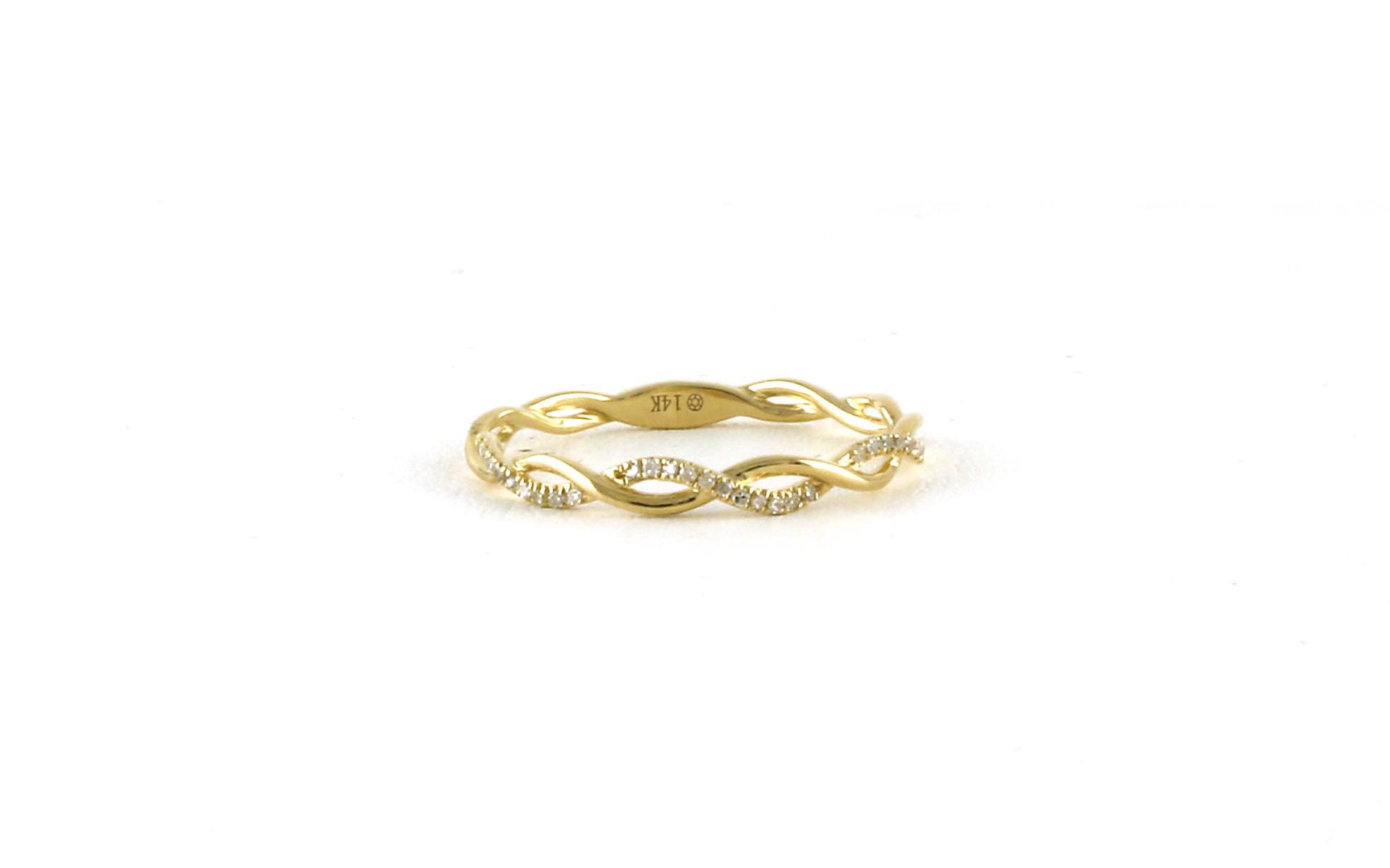 Twisted Pave Band with Diamonds in Yellow Gold (0.07cts TWT)