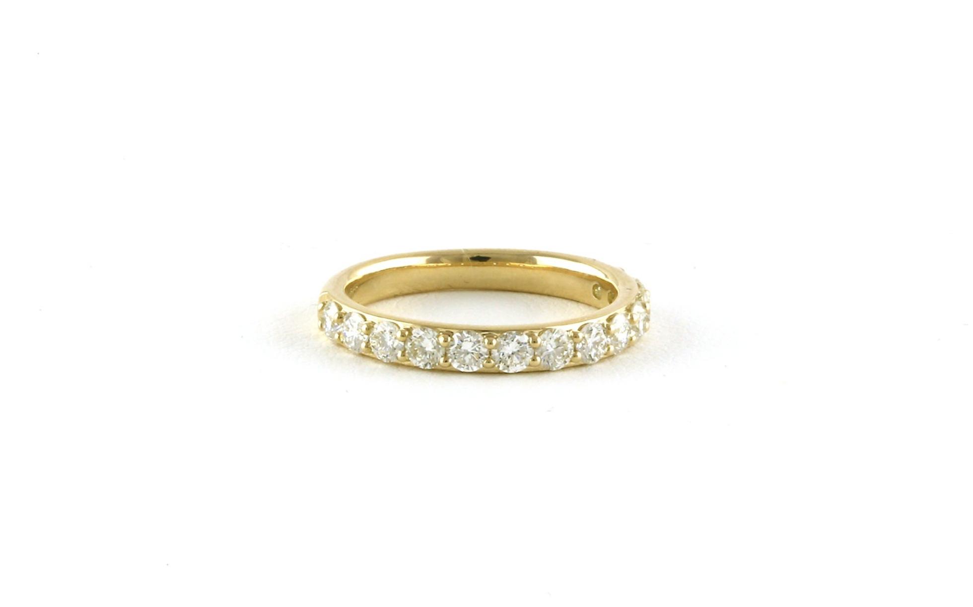 13-Stone Shared Prong Diamond Wedding Band in Yellow Gold (1.00cts TWT)