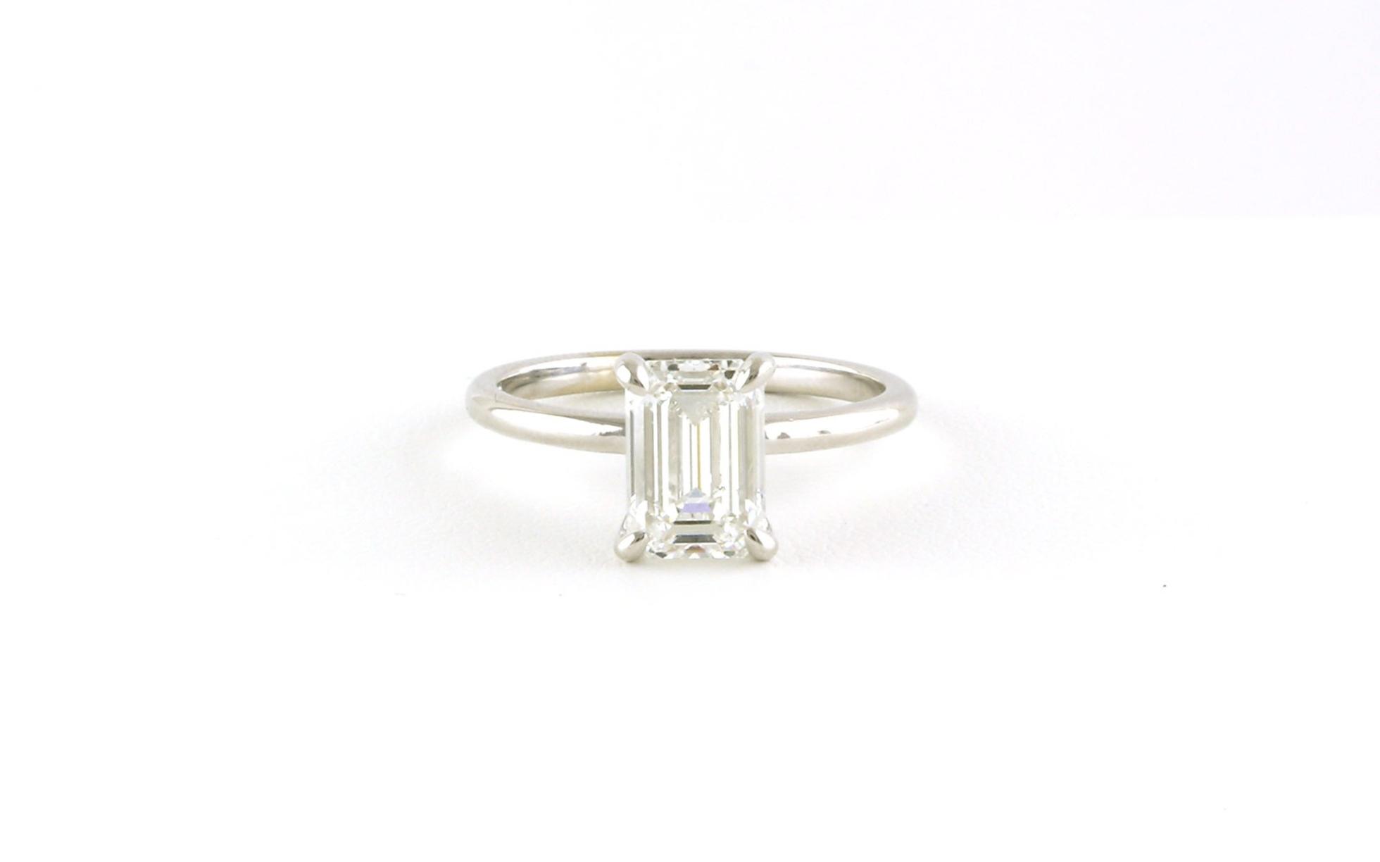 Solitaire-style Emerald-cut Diamond Engagement Ring in White Gold (2.05cts)