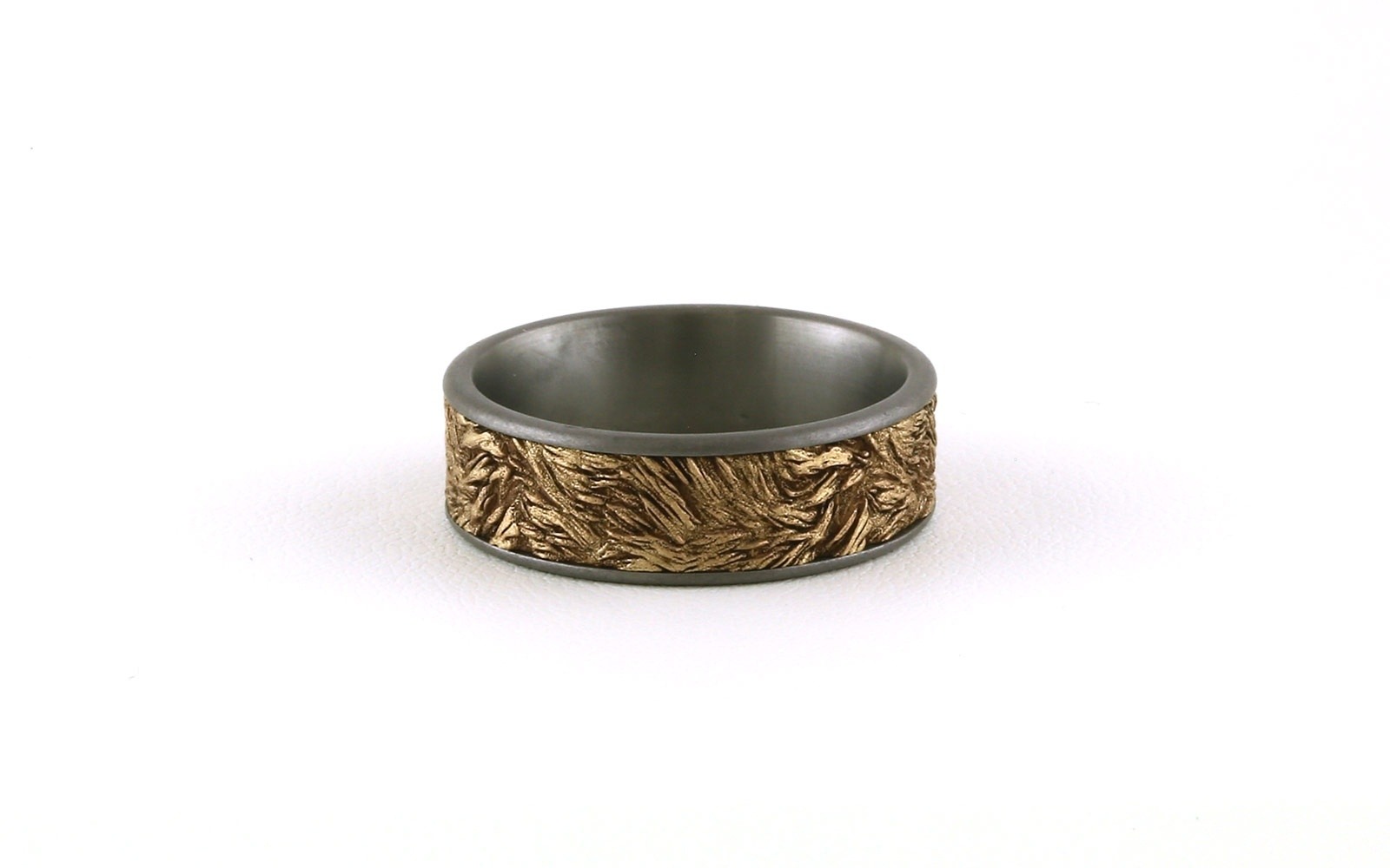 Flat Comfort Fit Wedding Band with Lion's Mane Texture Center in Yellow Gold and Grey Tantalum Edge (sz 10)