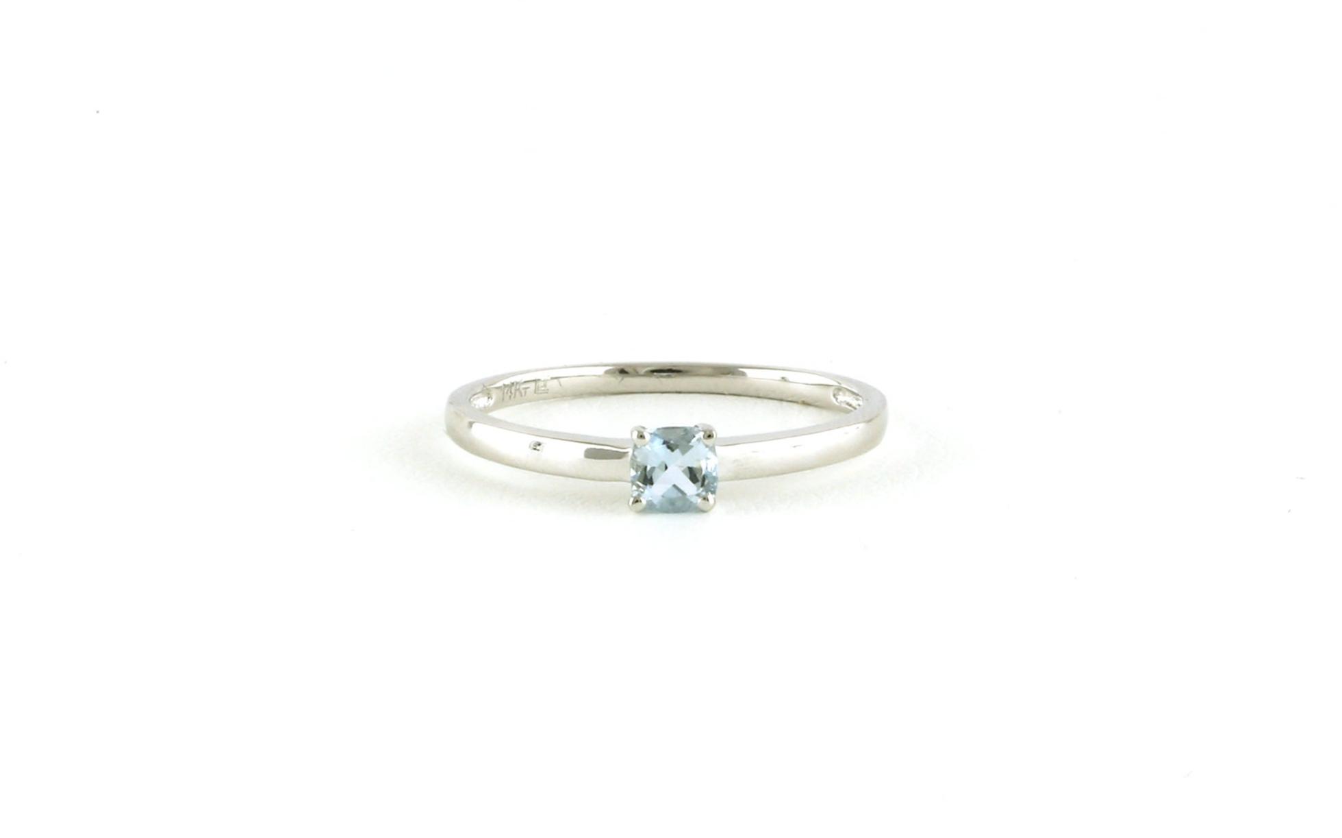 Solitaire-style Cushion-cut Aquamarine Ring in White Gold (0.22cts)