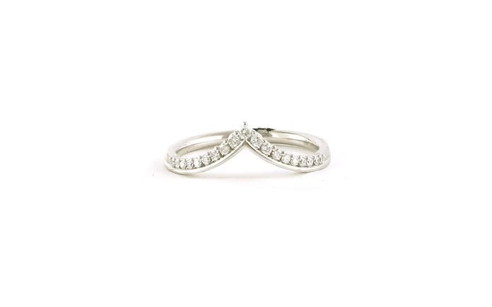 content/products/Chevron Diamonds Band with Plain Metal Edge in White Gold (0.17cts TWT)