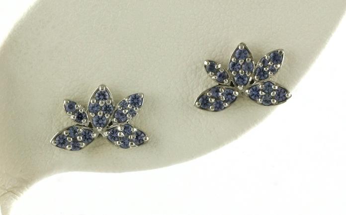 content/products/Leaves Cluster Montana Yogo Sapphire Earrings in Sterling Silver (0.50cts TWT)