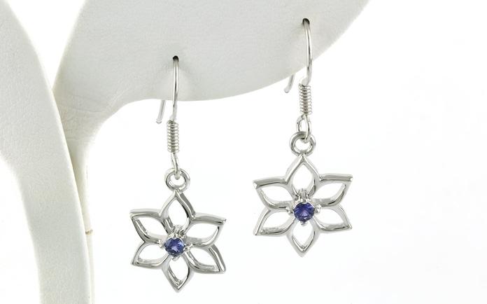 content/products/Flower Montana Yogo Sapphire Dangle Earrings in Sterling Silver (0.18cts TWT)