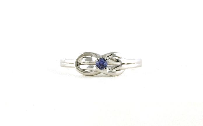 content/products/Solitaire-style Knot Knot Montana Yogo Sapphire Ring in Sterling Silver (0.04cts)