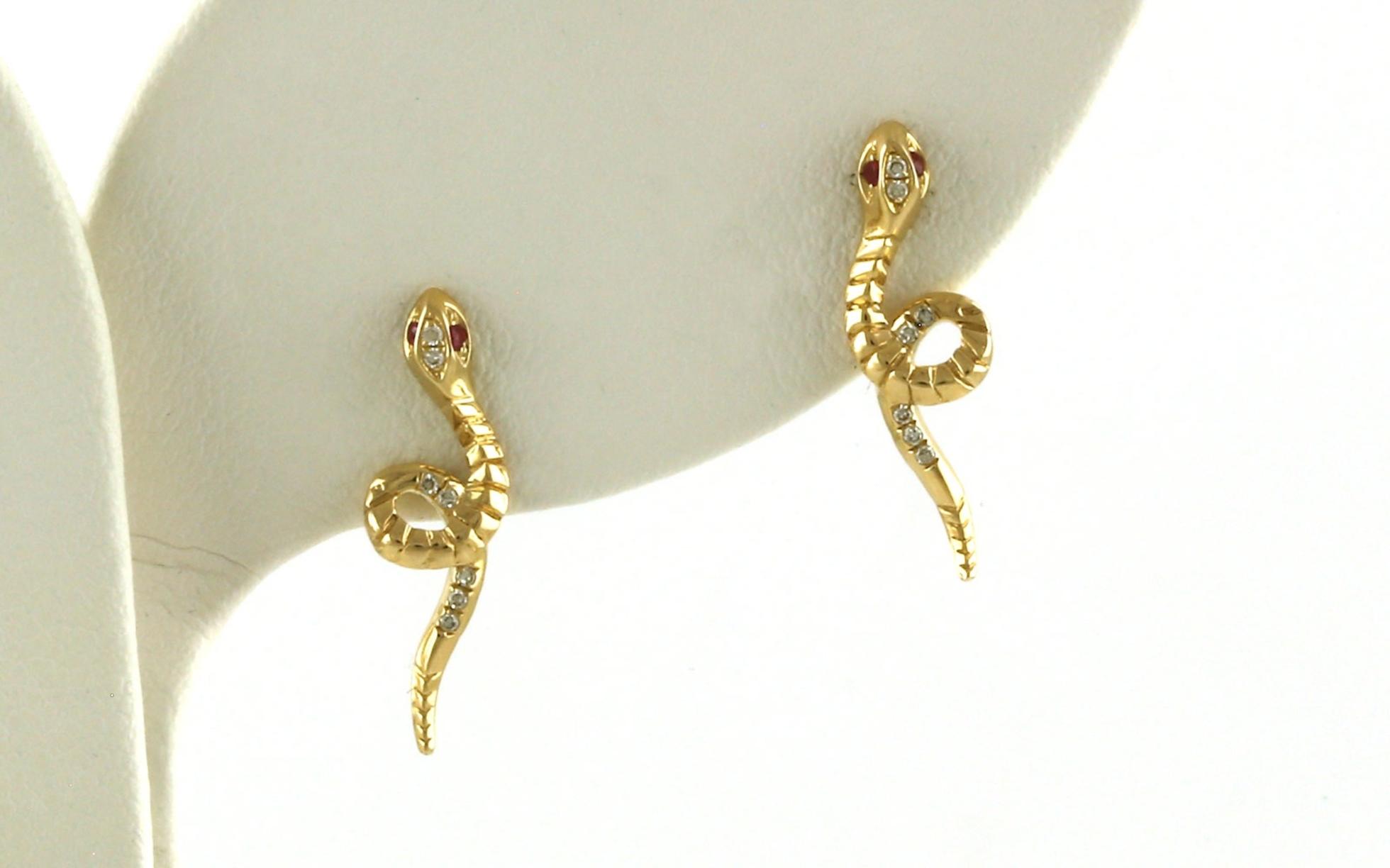 Snake Diamond with Ruby Eyes Earrings in Yellow Gold (0.05cts TWT)