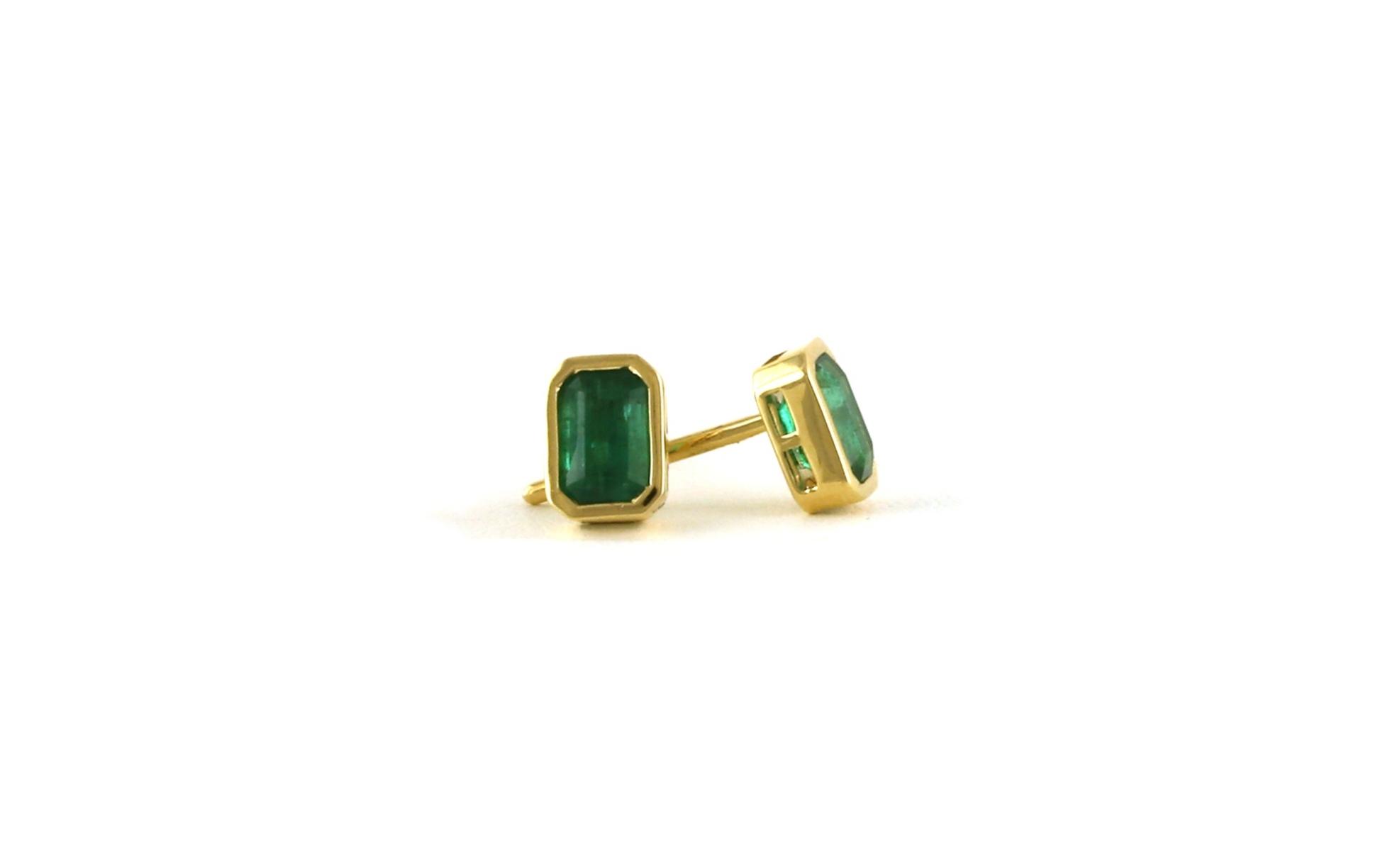Bezel-set Emerald-cut Emerald Stud Earrings in Yellow Gold (1.34cts TWT)