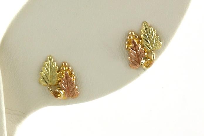 content/products/Estate Piece: Leaf Earrings in Two tone Black Hills Gold