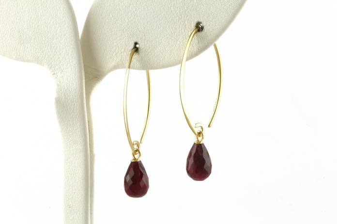 content/products/Briolette-cut Garnet Sweep-style Earrings in Yellow Gold