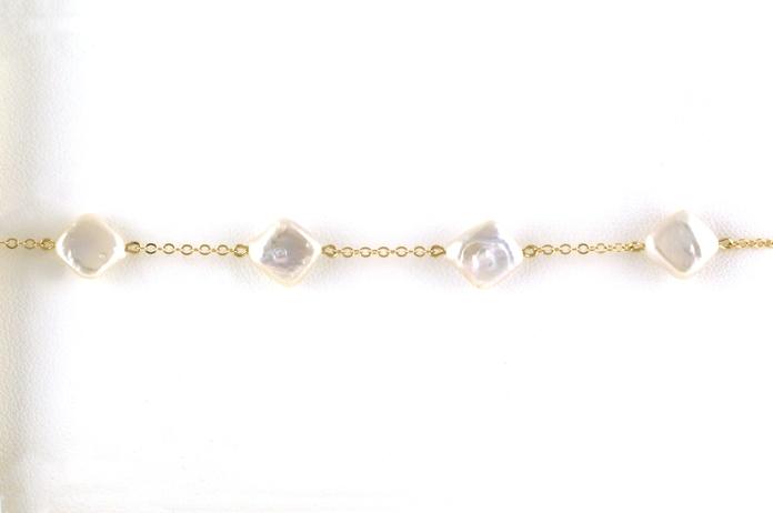 content/products/5-Stone Pearl Station Bracelet in Yellow Gold
