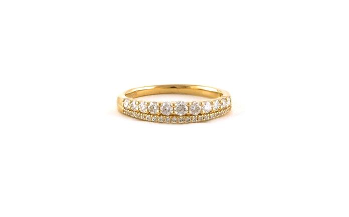 content/products/2-Row Graduated Pave Diamond Wedding Band in Yellow Gold (0.53cts TWT)