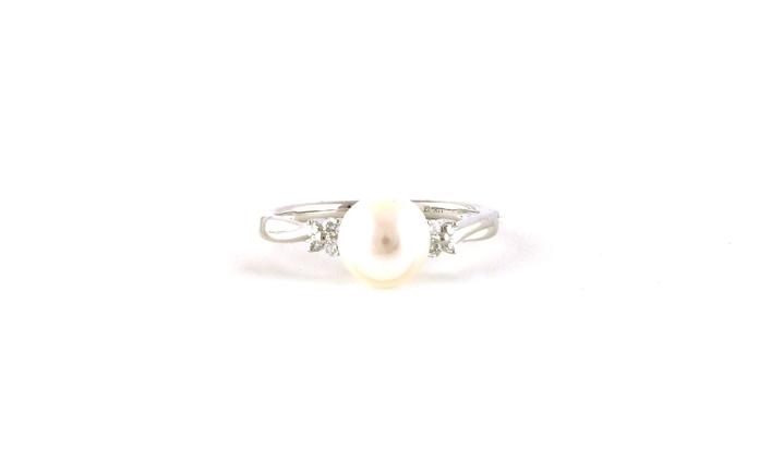 content/products/Pearl and Diamond Cluster Ring in White Gold (0.10cts TWT)