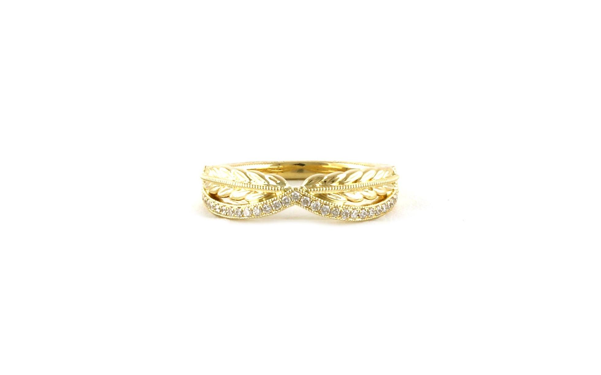 Leafy Milgrain Pave Diamond Band in Yellow Gold (0.13cts TWT)