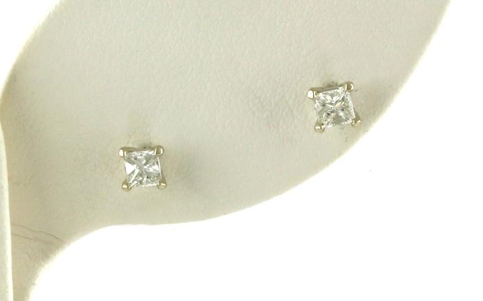 content/products/Princess-cut Diamond Stud Earrings in White Gold (0.41cts TWT)