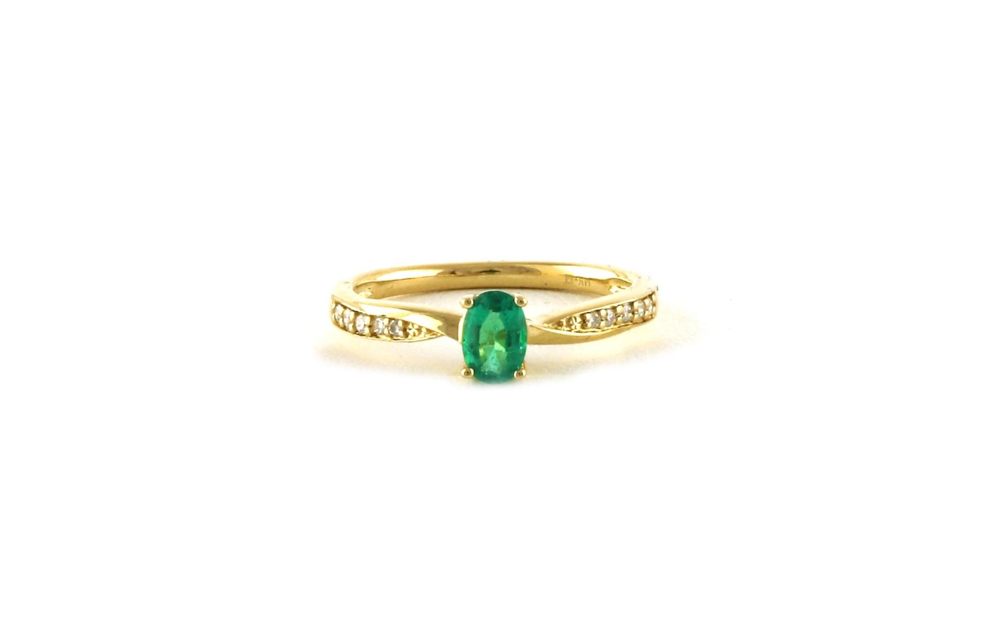 Twist Oval-cut Emerald and Diamond Ring in Yellow Gold (0.45cts TWT)